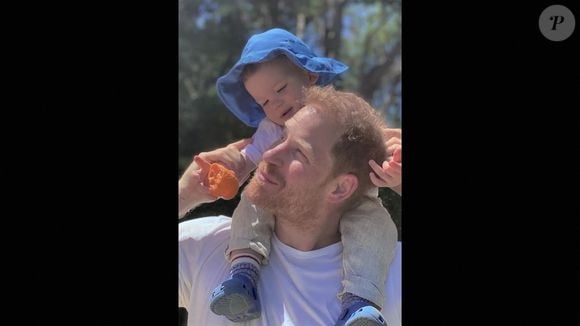 La longue chevelure de Lilibet a même été comparée à celle d'Ariel, la petite Sirène.
Le prince Harry avec son fils Archie.