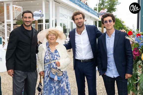 La famille Kretz assiste au Prix de Diane Longines 2025 à l'Hippodrome de Chantilly, le 15 juin 2025, à Chantilly, en France. Photo de Laurent Zabulon/ABACAPRESS.COM