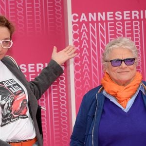 Corinne Masiero et Josée Dayan lors du festival "Canneseries" à Cannes, le 9 avril 2018.
© Rachid Bellak/Bestimage