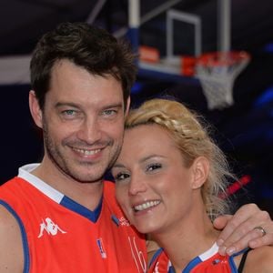 Elodie Gossuin et son mari Bertrand Lacherie - Match des célébrités (défi AG2R La Mondiale) au profit de l'association "Petits Princes" dans le cadre de la Disneyland Paris Leaders Cup LNB, compétition de basket qui réunit les 8 meilleures équipes de PRO A à la Disney Events Arena, le 20 février 2016. © Veeren/Bestimage