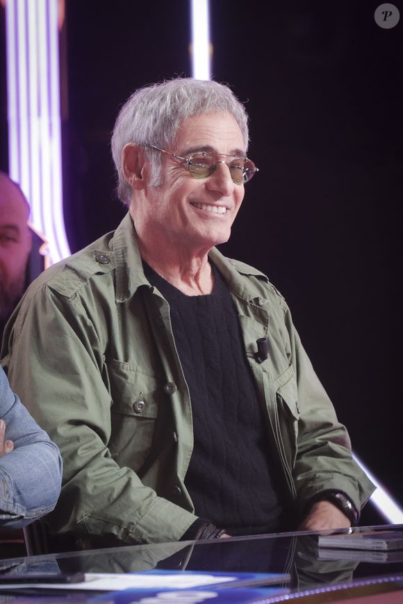 Gérard Lanvin sur le plateau de l'émission TPMP (Touche pas à mon poste) diffusée en direct sur C8 le 30 octobre 2023.

© Jack Tribeca / Bestimage