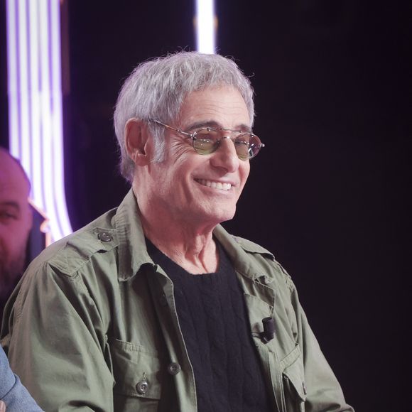 Gérard Lanvin sur le plateau de l'émission TPMP (Touche pas à mon poste) diffusée en direct sur C8 le 30 octobre 2023.

© Jack Tribeca / Bestimage