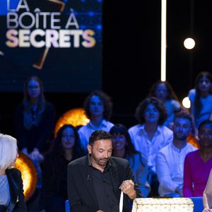 Exclusif - Kamel Ouali lors de l'enregistrement de l'émission "La Boîte à secrets", présentée par F.Bollaert et diffusée le 3 octobre 2025 sur France 3, dans les studios du Lendit à Saint-Denis, Seine Saint-Denis, France, le 9 septembre 2025. © Pierre Perusseau/Bestimage