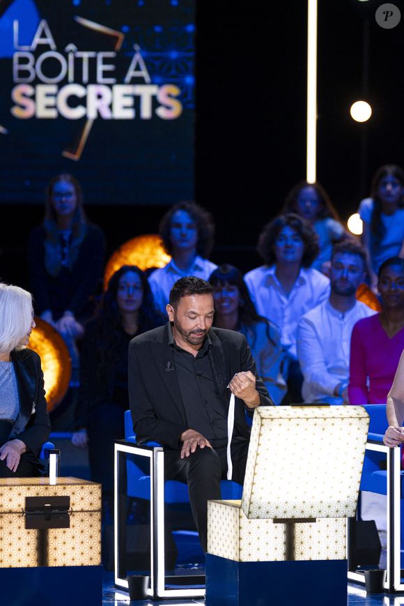 Exclusif - Kamel Ouali lors de l'enregistrement de l'émission "La Boîte à secrets", présentée par F.Bollaert et diffusée le 3 octobre 2025 sur France 3, dans les studios du Lendit à Saint-Denis, Seine Saint-Denis, France, le 9 septembre 2025. © Pierre Perusseau/Bestimage