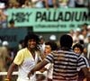 Beaucoup l'ignorent mais après son sacre, l'interprète de La Voix des sages - qui sera victime d'une terrible dépression - va progressivement sombrer. Désormais apaisé, le père de famille a décidé de partager son poignant témoignage.

Archives - Victoire de Yannick Noah en finale de Roland Garros, le 5 juin 1983. © Serge Philippot / Panoramic / Bestimage