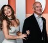 Le patron d’Amazon et l’ancienne journaliste font face à la colère d’un collectif intitulé "No Space for Bezos", qui fait son possible pour que cette union ne soit pas célébrée à Venise comme cela a été initialement prévu.
Lauren Sanchez et Jeff Bezos sur le tapis rouge de la soirée des Oscars 2025 de Vanity Fair qui s'est tenue au Wallis Annenberg Center for the Performing Arts à Beverly Hills, CA le 02 mars 2025. Photo par Anthony Behar/SPUS/ABACAPRESS.COM