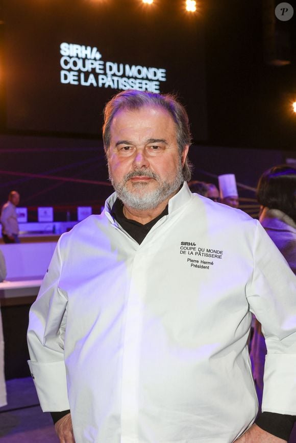Par ailleurs, il livre à "Gala" son adresse fétiche à Paris.

Pierre Hermé - Président - Le Japon remporte la Coupe du Monde de la Pâtisserie devant la France et la Malaisie, au Parc des Expositions Eurxepo de Lyon - France, le 25 janvier 2025. Equipe du Japon : Masanaori HATA, Yuji MATOBA, Ryu MIYAZAKI ; © Jean Marc LHOMER/Bestimage