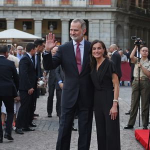 Le roi Felipe VI d'Espagne et la reine Letizia assistent au concert de la garde royale en l'honneur du 10ème anniversaire de leur couronnement sur la Plaza Mayor à Madrid le 18 juin 2025. Europa Press / Bestimage