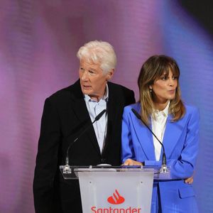 Il a cependant décidé de vendre sa propriété en 2024 par amour pour sa compagne de 34 ans sa cadette

Richard Gere et Alejandra Silva lors de la clôture de l'opération "Euros de tu payroll" à Madrid, le lundi 9 juin 2025. 
© Cordon Press