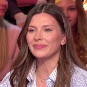 Camille Cerf a été profondément bouleversée par un adorable message de sa maman et sa soeur. Capture d'écran France 2