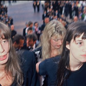 Archives - Kate Barry et Charlotte Gainsbourg au festival de Cannes en 1990 ANGELI-RINDOFF / BESTIMAGE