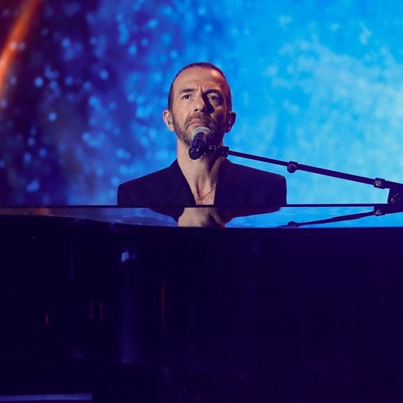 Calogero est en tournée dans toute la France.

Calogero - Enregistrement de l'émission "Les disques d'or de l'année" au Dôme de Paris, présentée par E.Gossuin et diffusée sur M6
© Christophe Clovis / Bestimage