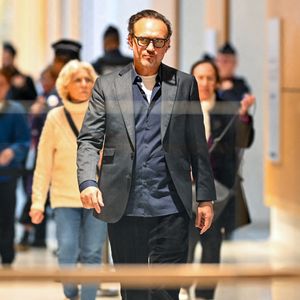 Vincent Perez à la sortie du premier jour du procès de Gérard Depardieu pour agressions sexuelles sur deux femmes lors d'un tournage de film en 2021, au tribunal correctionnel de Paris, France, le 24 mars 2025. © Pierre Perusseau/Bestimage