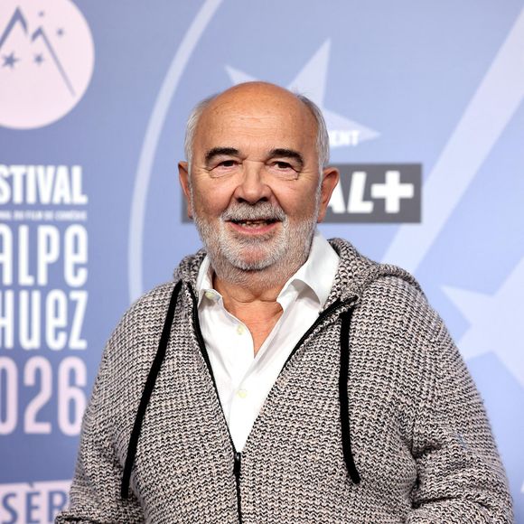 Gérard Jugnot - Tapis rouge lors du 29ème Festival International du Film de Comédie de l'Alpe d'Huez le 22 Janvier 2026. © Dominique Jacovides/Bestimage