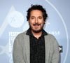 Son enfance dans le Périgord Noir réapparaît à travers la mise en vente du manoir familial et les souvenirs chaleureux des habitants de Sainte-Nathalène. 

Guillaume Gallienne - Photocall dans le cadre de la soirée de clôture de la 28ème édition du Festival international du film de comédie de l'Alpe d'Huez le 18 janvier 2025. © Dominique Jacovides / Bestimage