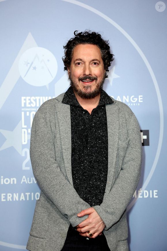 Son enfance dans le Périgord Noir réapparaît à travers la mise en vente du manoir familial et les souvenirs chaleureux des habitants de Sainte-Nathalène. 

Guillaume Gallienne - Photocall dans le cadre de la soirée de clôture de la 28ème édition du Festival international du film de comédie de l'Alpe d'Huez le 18 janvier 2025. © Dominique Jacovides / Bestimage