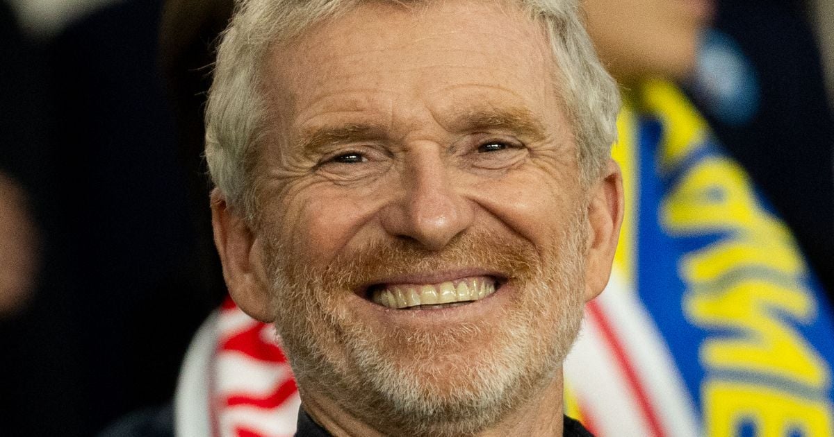 Loin de sa demeure près de Paris, Denis Brogniart a fait construire une maison dans une petite commune de 644 habitants