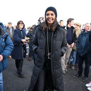 Comme elle l'avait annoncé la semaine dernière, l'animatrice de l'émission "L'amour est dans le pré", Karine Le Marchand, a amené près de 200 croissants aux agriculteurs sur un barrage sur l'autoroute A4 aux portes de Paris, pour leur affirmer son soutien. Le 29 janvier 2024
© Pierre Perusseau - Jeremy Melloul / Bestimage