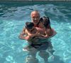 Pourtant, malgré l'absence de son père, Amel Bent raconte avoir grandi sans ressentiment grâce à sa mère, qu'elle décrit comme une femme forte et intelligente. 

Patrick Antonelli en famille sur Instagram
