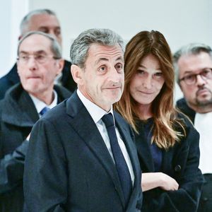 Nicolas Sarkozy et sa femme Carla Bruni - Nicolas Sarkozy condamné à 5 ans de prison à l'issue du procès de l'affaire du financement libyen au tribunal correctionnel de Paris, le 25 septembre 2025. L'ancien chef de l'Etat était accompagné de sa femme, C.Bruni. Nicolas Sarkozy, jugé coupable d’association de malfaiteurs, sera prochainement convoqué en vue de lui signifier la date de son incarcération. 
© Christian Liewig / Bestimage