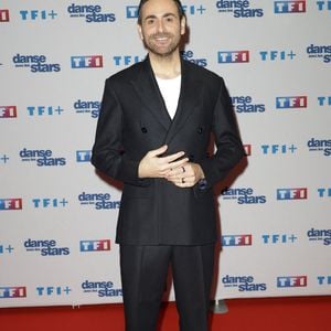 Camille Combal - Photocall de lancement de la saison 2026 de "Danse avec les stars" (DALS) au siège de TF1 à Boulogne-Billancourt le 18 décembre 2025. © Coadic Guirec/Bestimage