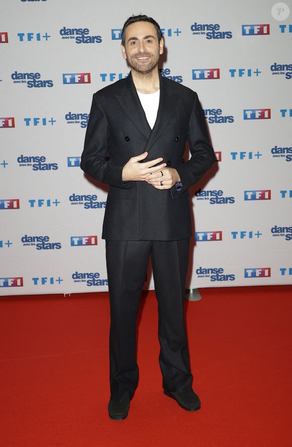 Camille Combal - Photocall de lancement de la saison 2026 de "Danse avec les stars" (DALS) au siège de TF1 à Boulogne-Billancourt le 18 décembre 2025. © Coadic Guirec/Bestimage
