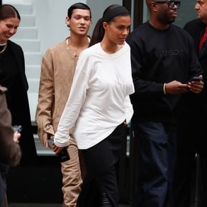 Omar Rudberg, Tina Kunakey - Arrivées au défilé de mode Femmes Printemps/Été 2025 "Courrèges" lors de la fashion week de Paris. Le 25 septembre 2024
© Christophe Clovis / Bestimage