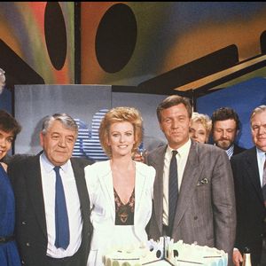 Archives - L'équipe de l'émission Tournez Manège sur le plateau de TF1 en 1987.
Crédit : AGENCE / BESTIMAGE