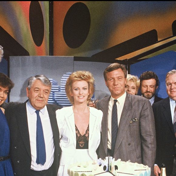 Archives - L'équipe de l'émission Tournez Manège sur le plateau de TF1 en 1987.
Crédit : AGENCE / BESTIMAGE