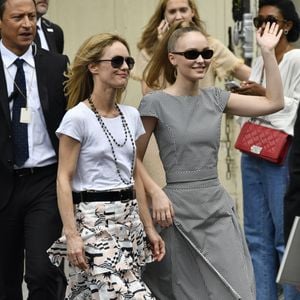 Vanessa Paradis (épouse Benchetrit) et sa fille Lily-Rose Depp - Sorties du défilé de mode "Chanel", collection Haute-Couture automne-hiver 2018/2019, à Paris. Le 3 juillet 2018. Agence / Bestimage