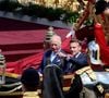 Le couple présidentiel français a été plutôt généreux et n'a pas lésiné sur les cadeaux ! 

Le roi Charles III d'Angleterre, Camilla Parker Bowles, reine consort d'Angleterre, le prince William, prince de Galles, et Catherine (Kate) Middleton, princesse de Galles, accueillent le couple présidentiel français le président Emmanuel Macron et sa femme la Première Dame Brigitte Macron sur Datchet road à Windsor, Royaume Uni, le 8 juillet 2025. © Dominique Jacovides/Bestimage