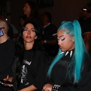 Il n'a échappé à personne qu'elle avait deux nouveaux piercings sur la lèvre supérieure.

Danielle Levi, North West au défilé Vetements Collection Homme Prêt-à-Porter Printemps/Eté 2027" lors de la Fashion Week de Paris, le 26 juin 2026. © Florian Lavielle / Bestimage