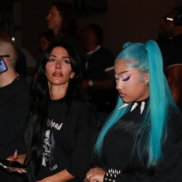 Il n'a échappé à personne qu'elle avait deux nouveaux piercings sur la lèvre supérieure.

Danielle Levi, North West au défilé Vetements Collection Homme Prêt-à-Porter Printemps/Eté 2027" lors de la Fashion Week de Paris, le 26 juin 2026. © Florian Lavielle / Bestimage