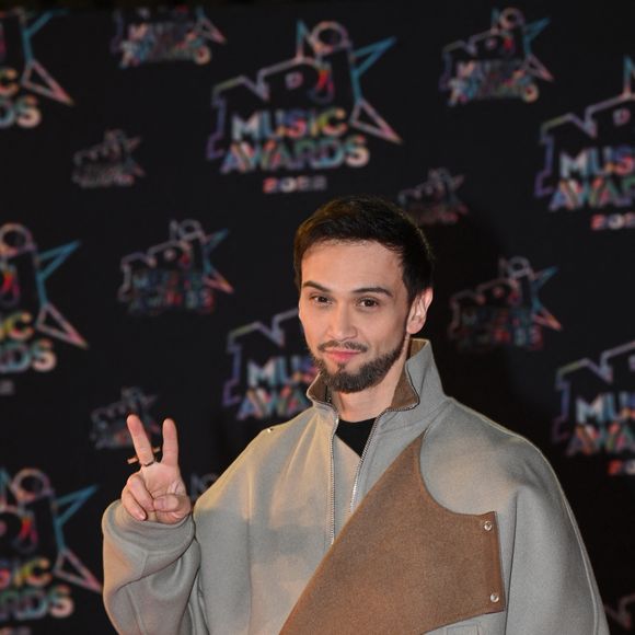 Billy Crawford au photocall de la 24ème édition des "NRJ Music Awards (NMA)" au Palais des Festivals à Cannes le 18 novembre 2022. © Rahid Bellak / Bestimage