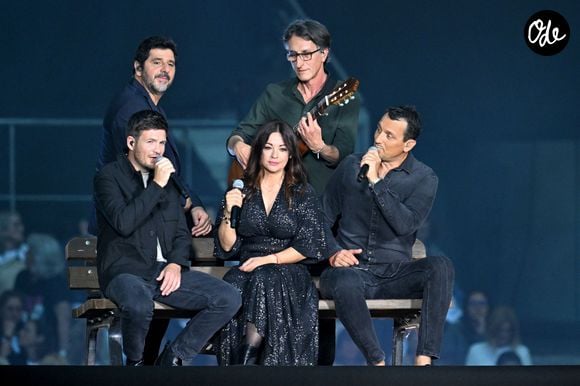 Patrick Fiori, Francine, Christophe Mondoloni, Jérome Ciosi à la guitare et Joseph Pastinelli durant Corsu Mezu Mezu, le concert emmené par Patrick Fiori qui a eu lieu au stade Orange Vélodrome à Marseille, le 22 mai 2026, diffusé le 28 août sur France 3.. © Bruno Bebert/Bestimage