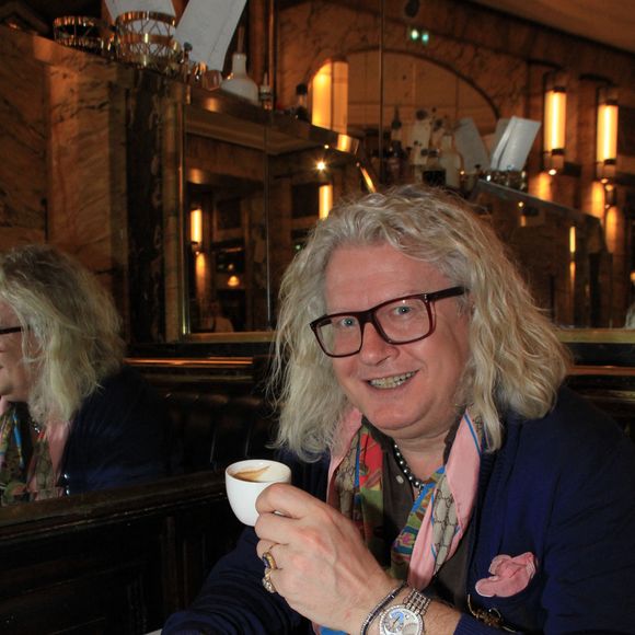 Finalement, le collectionneur aurait trouvé un repreneur pour ce bien immobilier situé dans le 2e arrondissement de Paris

Exclusif - Rendez-vous avec Pierre-Jean Chalençon au restaurant "Le Vaudeville" à Paris le 15 mai 2024. © Philippe Baldini/Bestimage