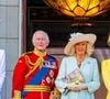Selon lui, la règle d'or est bien de ne pas parler de la famille royale "Ne parlez en aucun cas de la famille royale", inscrit-il en titre.
Kate Middleton, princesse Charlotte, le roi Charles III, la reine Camilla, la duchesse Sophie, au Trooping the colour