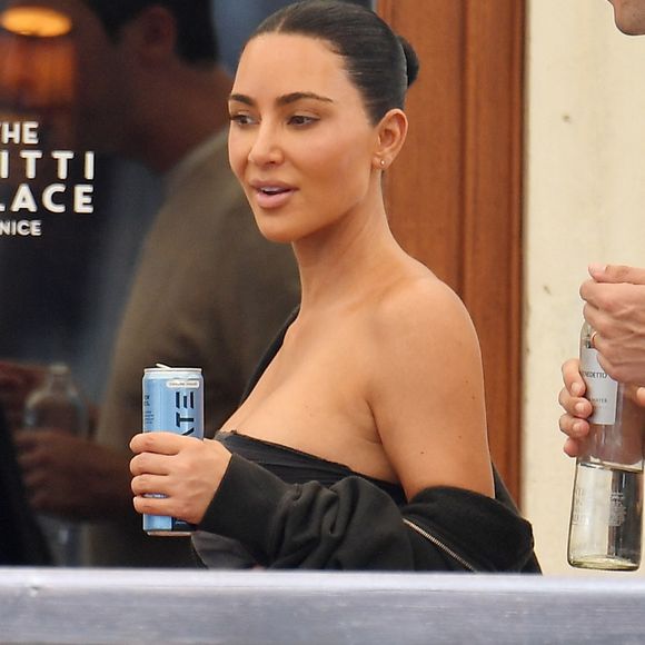 Kim Kardashian aperçue à Venise, à la veille du mariage de Jeff Bezos et Lauren Sanchez, le 26 juin 2025. Backgrid UK/ Bestimage