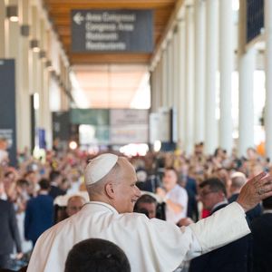 Le pape Léon XIV lors de sa visite à la 47e édition du Meeting pour l’amitié entre les peuples, organisé par le mouvement Communion et Libération. Rimini, 22 août 2026. © ANSA via ZUMA Press / Bestimage