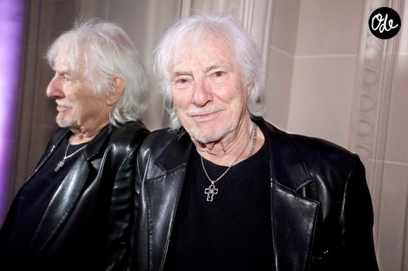 Hugues Aufray en marge de la cérémonie des Stéthos d'Or 2024 à Paris le 19 mars 2024. © Cédric Perrin / Bestimage