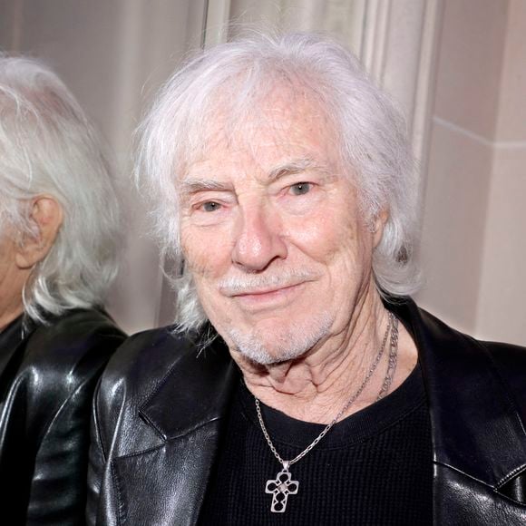 Hugues Aufray en marge de la cérémonie des Stéthos d'Or 2024 à Paris le 19 mars 2024. © Cédric Perrin / Bestimage