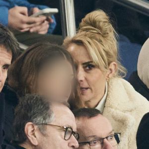 Elodie Gossuin et sa fille - Célébrités dans les tribunes du match de Ligue 1 McDonald's opposant le Paris Saint-Germain (PSG) à L’AS Monaco (4-1) au Parc des Princes à Paris le 7 février 2024. © Cyril Moreau/Bestimage