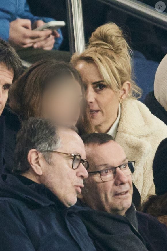 Elodie Gossuin et sa fille - Célébrités dans les tribunes du match de Ligue 1 McDonald's opposant le Paris Saint-Germain (PSG) à L’AS Monaco (4-1) au Parc des Princes à Paris le 7 février 2024. © Cyril Moreau/Bestimage