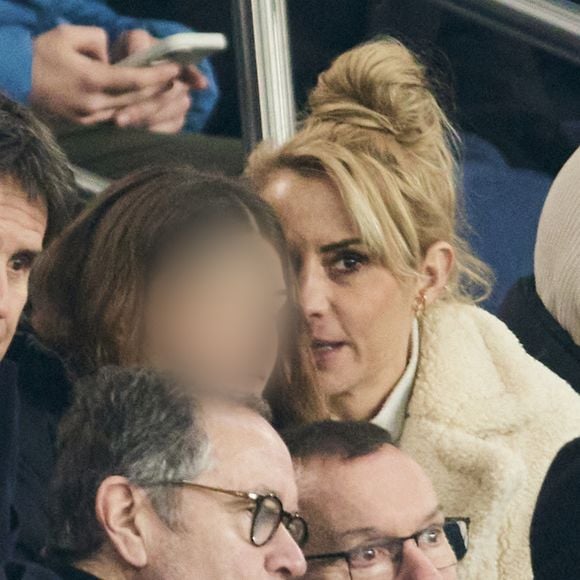 Elodie Gossuin et sa fille - Célébrités dans les tribunes du match de Ligue 1 McDonald's opposant le Paris Saint-Germain (PSG) à L’AS Monaco (4-1) au Parc des Princes à Paris le 7 février 2024. © Cyril Moreau/Bestimage