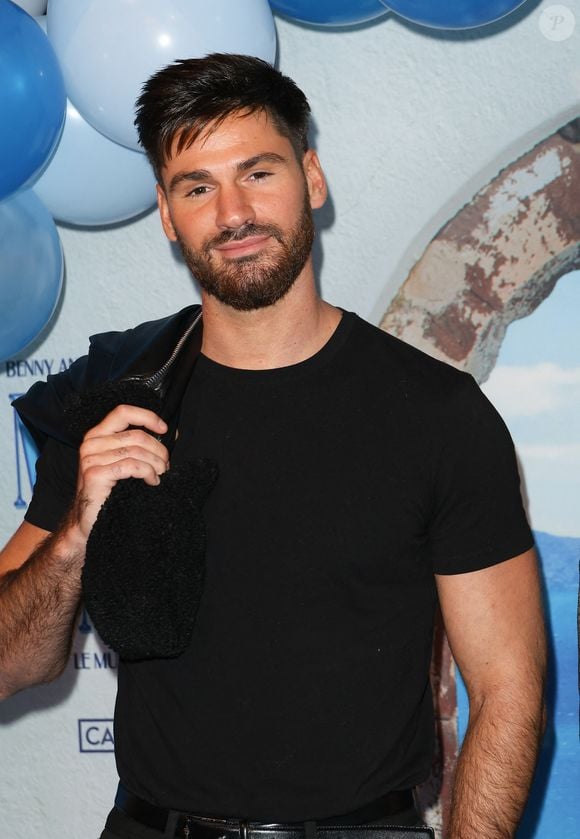 Jordan Mouillerac - Soirée de gala pour la première de la comédie musicale "Mamma Mia ! Le Musical" au Casino de Paris le 26 octobre 2023. Déjà saluée par plus de 65 millions de spectateurs dans le monde, la comédie musicale culte «Mamma Mia !» est de retour au Casino de Paris, et ce jusqu'au 21 janvier prochain. © Coadic Guirec/Bestimage