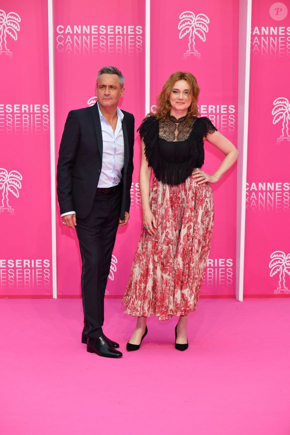 Ces confidences surprennent, car leur complicité n’était pas connue du grand public auparavant.

Jean-Michel Tinivelli et Marine Delterme de la série Alice Nevers au photocall du deuxième jour de la 2ème édition du "Canneseries" au palais des Festivals à Cannes, France, le 6 avril 2019. © Bruno Bébert/Bestimage