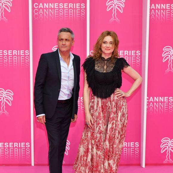 Ces confidences surprennent, car leur complicité n’était pas connue du grand public auparavant.

Jean-Michel Tinivelli et Marine Delterme de la série Alice Nevers au photocall du deuxième jour de la 2ème édition du "Canneseries" au palais des Festivals à Cannes, France, le 6 avril 2019. © Bruno Bébert/Bestimage