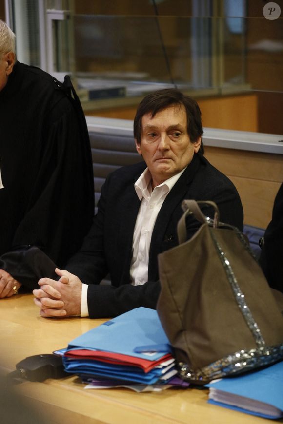 Pierre Palmade au tribunal de Melun avec ses avocats pour son procès pour blessures involontaires à la suite d'un accident de la route en février 2023 dans lequel sa voiture a percuté un autre véhicule à Melun.
Le 20 novembre 2024.
© Christophe Clovis / Bestimage