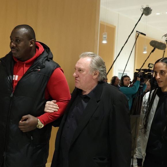 Gérard Depardieu et sa fille Roxane - Procès de Gérard Depardieu pour agressions sexuelles sur deux femmes lors d'un tournage de film en 2021, au tribunal correctionnel de Paris le 27 mars 2025.

© Guignebourg / Clovis / Bestimage