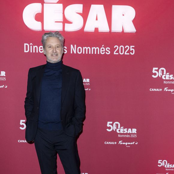 Antoine de Caunes - Photocall du dîner des nommés 2025 pour la cérémonie des Cesar au Fouquet's à Paris le 10 février 2025 © Olivier Borde /Bestimage